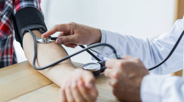 Düzenli Doktor Kontrolüne Gitmeyen Hastalar İçin Kesin Çözümler [2026] - Kapak Görseli